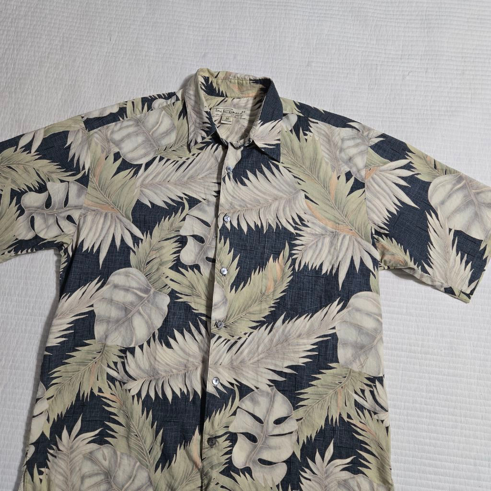 Men's Vintage Tori Richard Button Down Shirt Size M Black Beige Floral